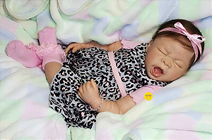 Bebê Reborn Menina Evie 51 Cm Olhos Fechados Bebê Chorando Com Detalhes Reais Acompanha Enxoval