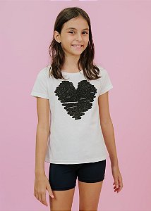 T-shirt Infantil Manga Curta Decote Canoa Branca Com Aplicação Coração Preto Brilhante