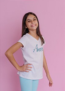 T-shirt Infantil Manga Curta Decote V Branca Com Aplicação Love Azul