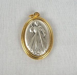 Medalha – Rainha da Paz com as bordas douradas