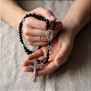 Terço de Lourdes de Cordão - Preto + Frasquinho com água de Lourdes