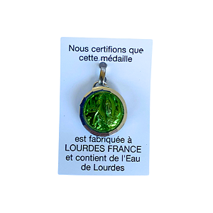 Medalha Original da Aparição de Lourdes com Água da Gruta de Lourdes - Redondo - Bernadette na Gruta - Verde Claro