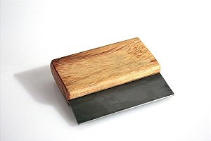 Raspilha ou raspador em aço para madeira maciça