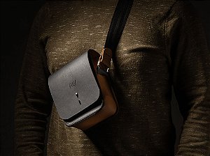 Bolsa Cube Colors - Couro Bicolor Preto e Caramelo