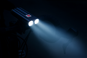 Lanterna Tática e Farol de Bike Profissional Recarregável Double LED com Duas Baterias Recarregaveis