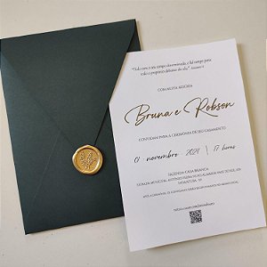 Convite Casamento Vertical Verde Escuro com Metalizado e Lacre de Cera