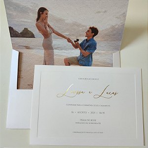 Convite Casamento Forrado Janela Aba Reta Aquarela Casal Borda Relevo Metalizado