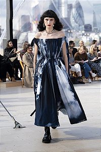 Alexander McQueen  Vestido com pregas e estampa de céu / Ss2022