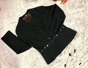 Blazer Preto com Detalhes Metais na Cintura 46