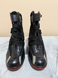 Bota de Salto com Detalhes Faixa - 37