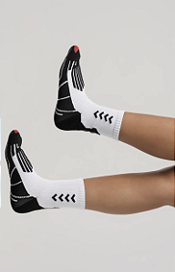 RUNNING TECH CUSHION ( Branca, vermelha com preto)- Meia compressiva de corrida com amortecimento
