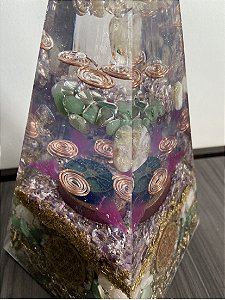 Edição Limitada - Orgonite Pirâmide Gigante Energia Saúde - 29x13cm com Quarzto Verde, Ametista, Citrino e quartzo Rosa