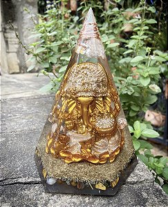 Capela Orgonite Pirâmide Ganesha Dourado da Prosperidade com pirita, olho de tigre e cornalina