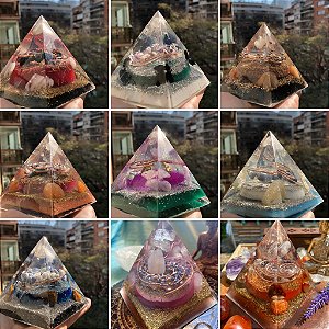 Kit 9 Pirâmides Orgonites - Guardiã, transmutação e proteção, Prosperidade, Conexão espiritual, Saúde Física, Paz e Alegria, Foco, Cura emocional e Revitalização Enegrética