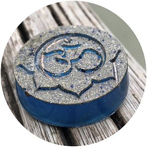 Orgonite pessoal OM com cristal de quartzo
