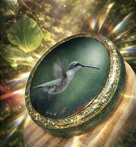 Orgonite Redondo Arquétipo Beija-Flor – Cura do Coração e Leveza Emocional