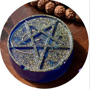 Orgonite pessoal estrela de 5 pontas - com cristal de quartzo