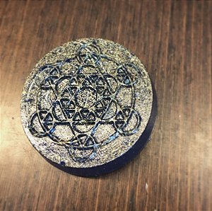 Orgonite pessoal cubo de Metatron - com cristal de quartzo