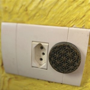 Orgonite Bloqueador de Radiação Flor da Vida - Para celulares e Tomadas - com Turmalina Negra