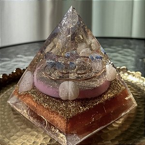 Pirâmide Orgonite Cura Emocional - Atua na liberação de traumas e magoas, abandono e sentimentos de falta de amor