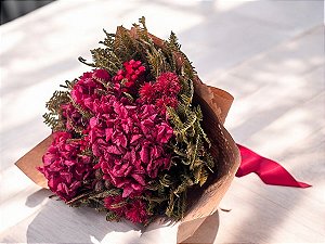 Bouquet de Flores Variadas Secas Vermelhas Tam G