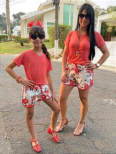 Mãe e filha conjunto flores