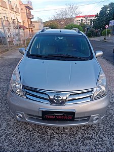 LIVINA 1.8 SL AUT 2013, COM AR CONDICIONADO, VIDROS ELÉTRICOS E DIREÇÃO HIDRÁULICA