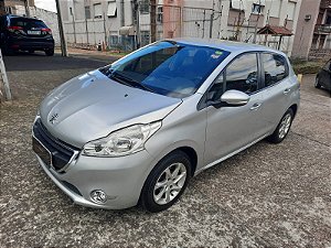PEUGEOT 208 ACTIVE PACK 1.5 PRATA 2015 COMPLETO UNICA DONA VALOR SEM TROCAS R$34,900,00 VALOR COM TROCAS R$ 36.900,00AVALIO TROCAS E FINANCIO POR FINANCEIRAS , CARTÕES DE CRÉDITO ATE 21 X EMPRÉSTIMO CONSIGNADO PARA APOSENTADOS INSS SOB