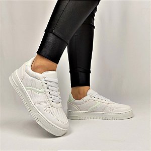 tenis adidas parecido com air force