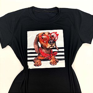 Camiseta Feminina T-Shirt Luxo Preta com Acessórios Estampa Pet Dashchund