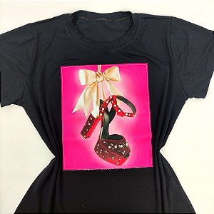 Camiseta Feminina T-Shirt Luxo Preta com Acessórios Estampa Salto com Laço