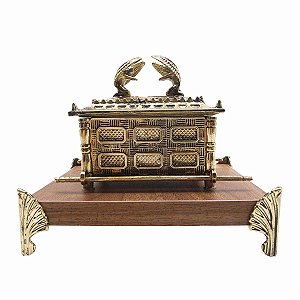 Arca da Aliança em Metal com Base de Madeira – Miniatura Decorativa