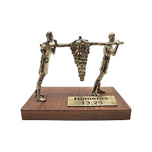 Escultura Josué e Calebe – Espias da Terra Prometida | Números 13:23-24