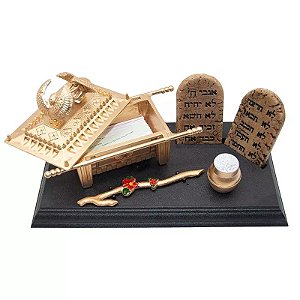 Arca da Aliança com Promessas, Utensílios e Base Decorativa