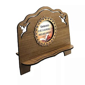 Porta Bíblia em Madeira MDF com Frases Cristãs – Suporte para Leitura
