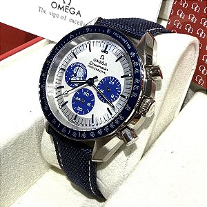 Omega Speedmaster Silver Snoopy Ref. 310.32.42.50.02.001