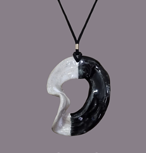 Colar  de Porcelana A4  -   Preto e Branco