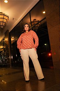 Camisa gola em v plus size