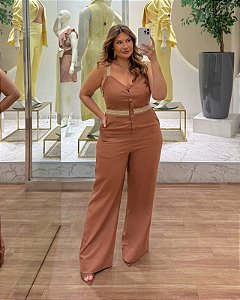 Macacão Solare Marrom Plus Size