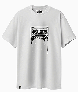 Camiseta Básica Fita K7 Derretendo