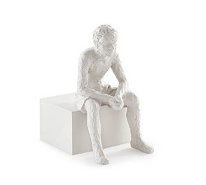 Escultura Pessoa Sentada