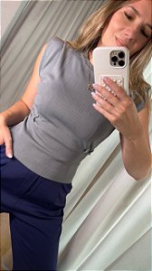 Blusa tricot ombro Lis cinza