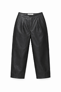 Calça Barrel Bella Em Couro Sintético Com Pences