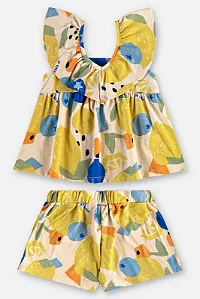 Conjunto Infantil Feminino com Blusa e Short Estampado com Frutinhas em Meia Malha Flame Up Baby