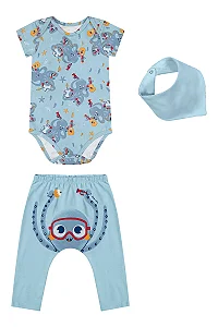 Kit para Bebê Masculino com Babador Body e Calça na Cor Azul Estampado com Bichinhos do Mar Elian