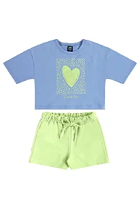 Conjunto Infantil Feminino com Cropped Azul Claro Estampa Coração com Short Saia Verde Neon Bee Loop