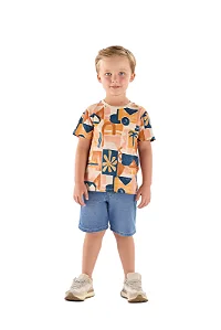 Camiseta Manga Curta Infantil Masculina com Estampa Abstrata Laranja e Marinho Up Baby