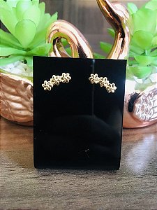 Brinco 3 Flores folheado a ouro 18k