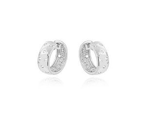 ARGOLA COM PONTOS DE ZIRCÔNIA CRISTAIS BANHADA A RÓDIO