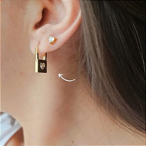 BRINCO ARGOLA CADEADO COM PONTO DE ZIRCÔNIA BANHADO A OURO